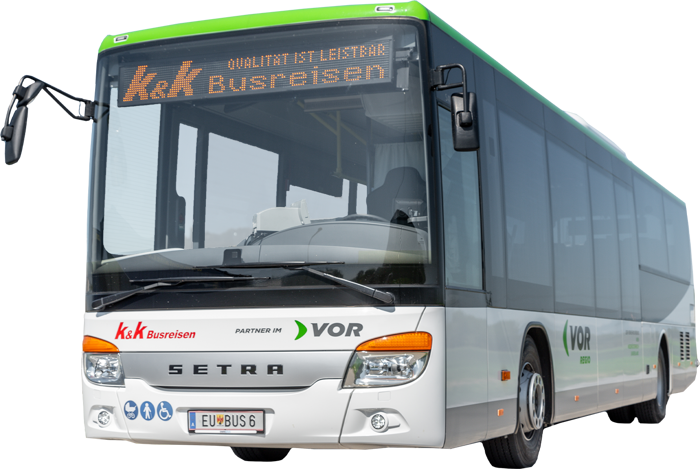 Ein moderner Setra Stadtbus mit den Logos von K&K Busreisen und VOR auf der Front und den Seiten.