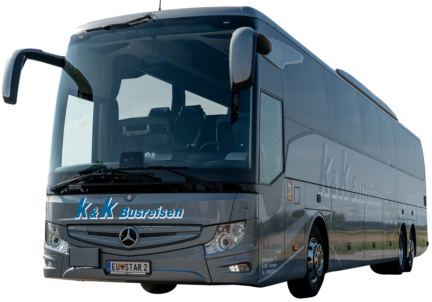 Ein moderner grauer Reisebus mit K&K Busreisen und einem Mercedes-Benz Logo auf der Front.